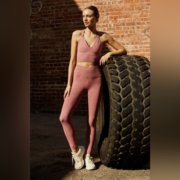 NWT Free People Movement Good Karma Crop Tank in Nutmeg M/L - Picture 2 of 6